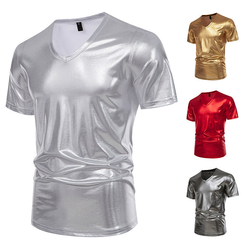 Herren V-Ausschnitt T-Shirt aus glänzendem Material mit persönlichem Stil