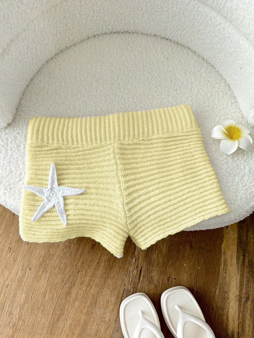 Damen kurze Strickshorts mit maritimer Applikation R&B