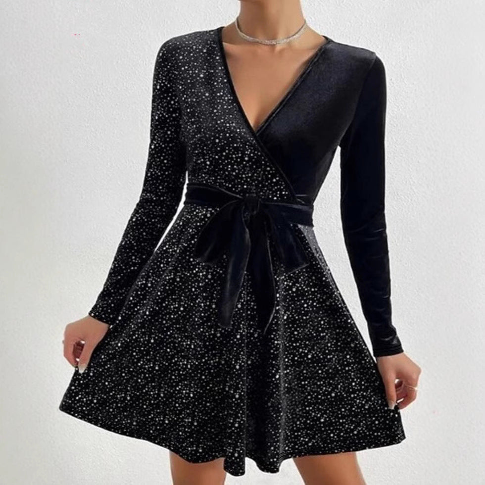 Damen Cocktailkleid mit glitzernden Akzenten und Wickeldesign R&B