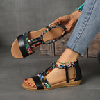 Damen Offene Sandalen mit geflochtenem Riemendesign und elegantem floralem Detail R&B