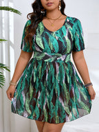 Damen Fließendes Strandkleid mit floralem Design R&B