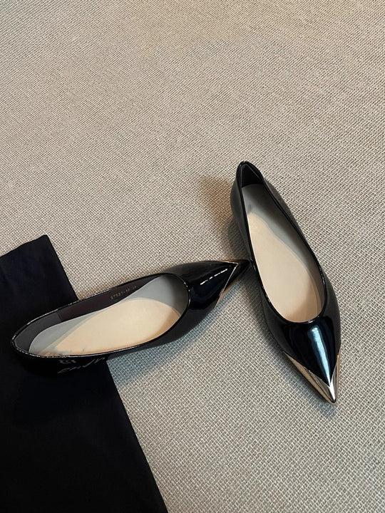 Damen spitze Ballerinas mit glänzendem Obermaterial und feinem Akzent R&B