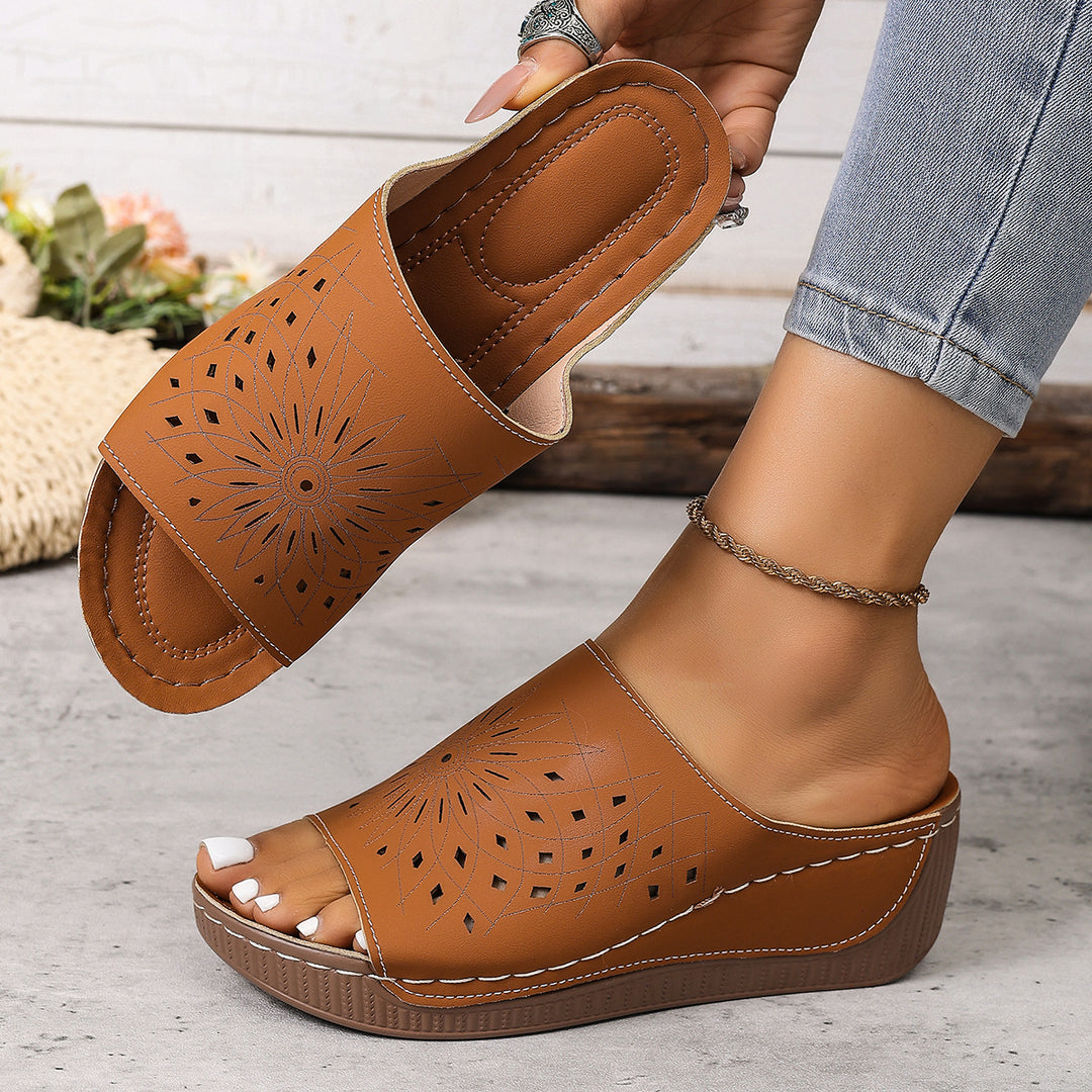Damen Elegante und bequeme Wedge-Pantoletten mit dekorativem Lochmuster R&B