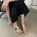 Damen elegante flache Mules mit spitzem Design und Glanzfinish R&B