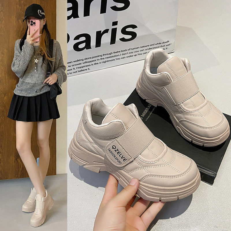 Damen Sportliche Sneakers mit rutschfestem Velours-Obermaterial und komfortabler Klettverschluss-Optik R&B