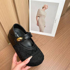 Damen Clogs mit modischem Riemchen und eleganten Akzenten