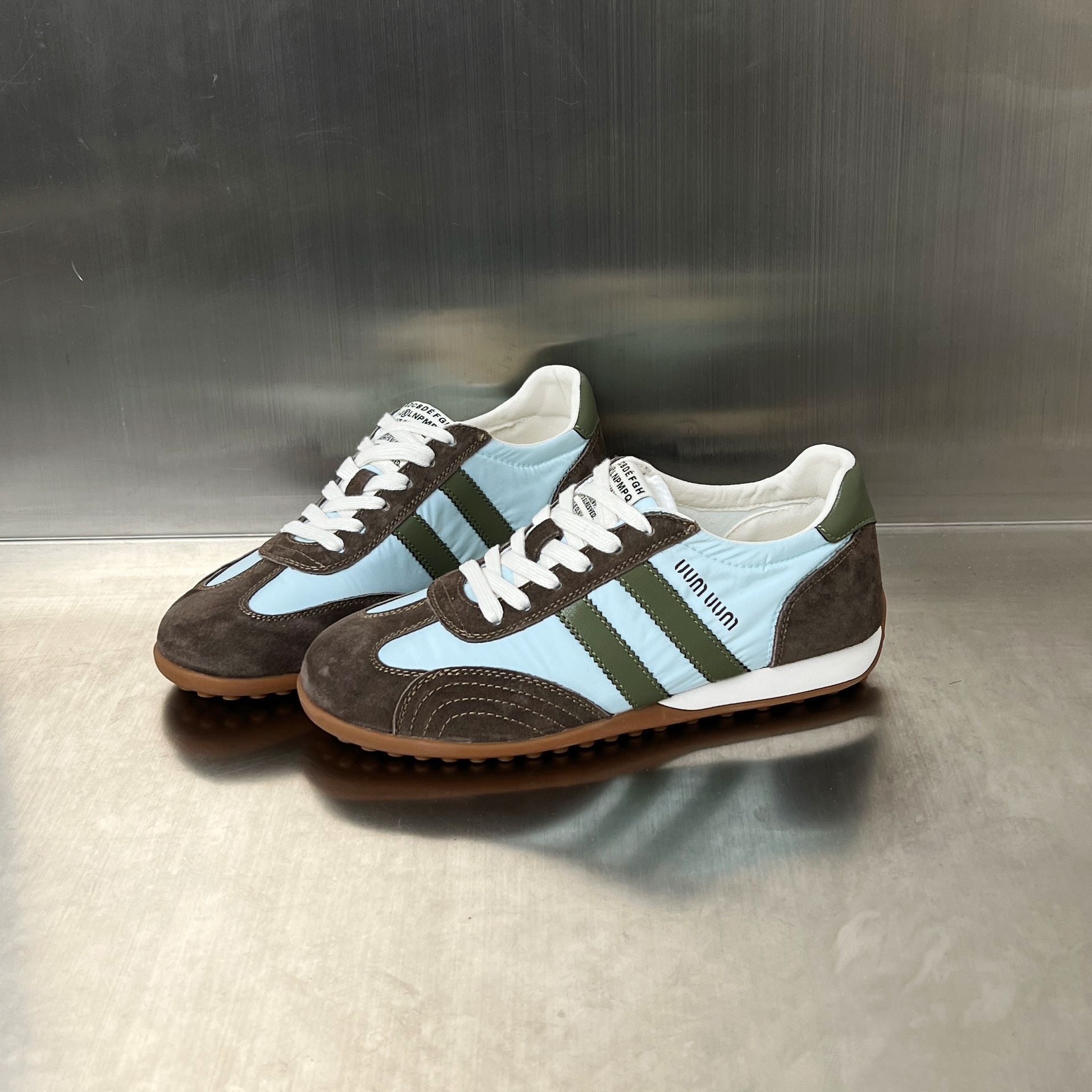 Damen Sportliche Freizeitsneaker mit rutschfester Sohle und atmungsaktivem Obermaterial R&B