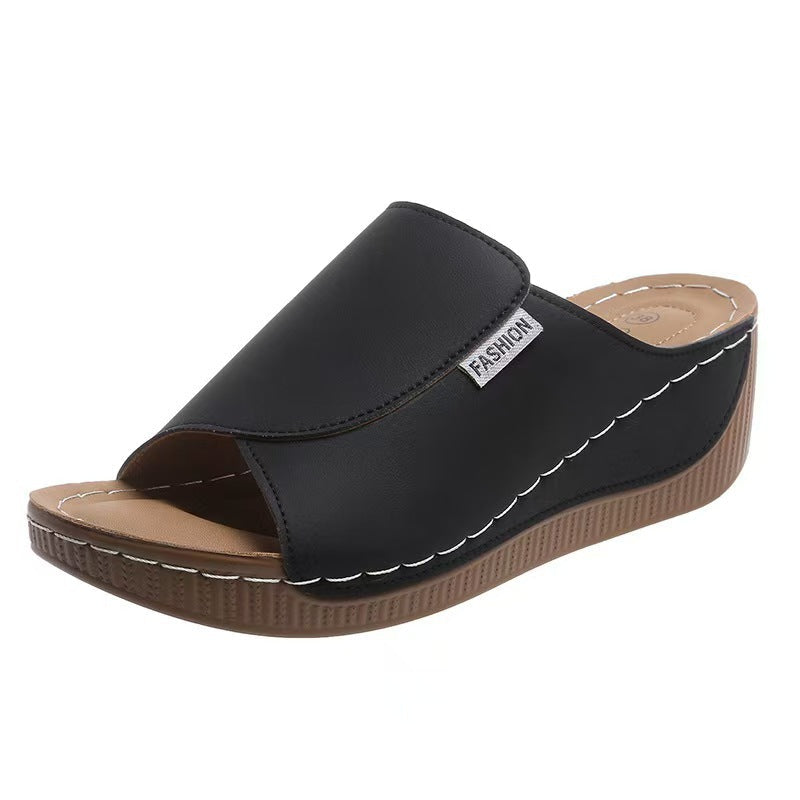 Damen Wedge-Pantoletten mit hochgezogenem Riemen und komfortablem Fußbett R&B