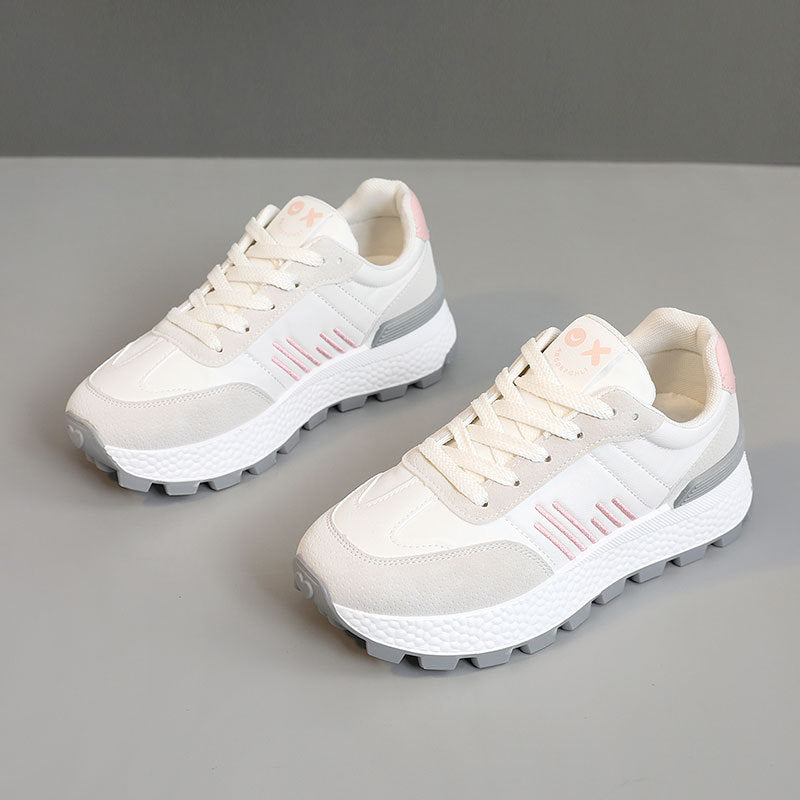 Damen sportliche Trail-Sneaker mit robustem Profil und atmungsaktiver Oberflächenstruktur R&B