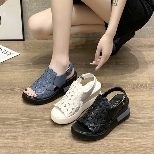 Damen Wedge-Sandalen mit floralem Cut-Out-Design und komfortablem Plateau R&B