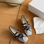 Damen Elegante und feminine Ballerinas mit dekorativen Riemchen und gepunktetem Muster R&B
