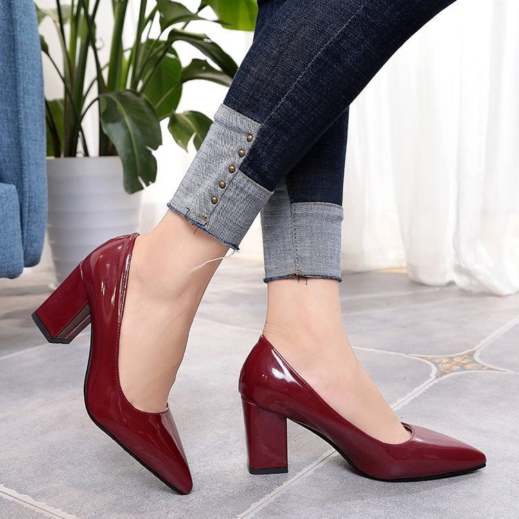 Damen Elegante High Heels mit blockiertem Absatz und modernem Acrylfinish R&B