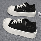 Damen modische Plattform-Sneaker mit lackiertem Obermaterial und klassischem Schnürsystem
