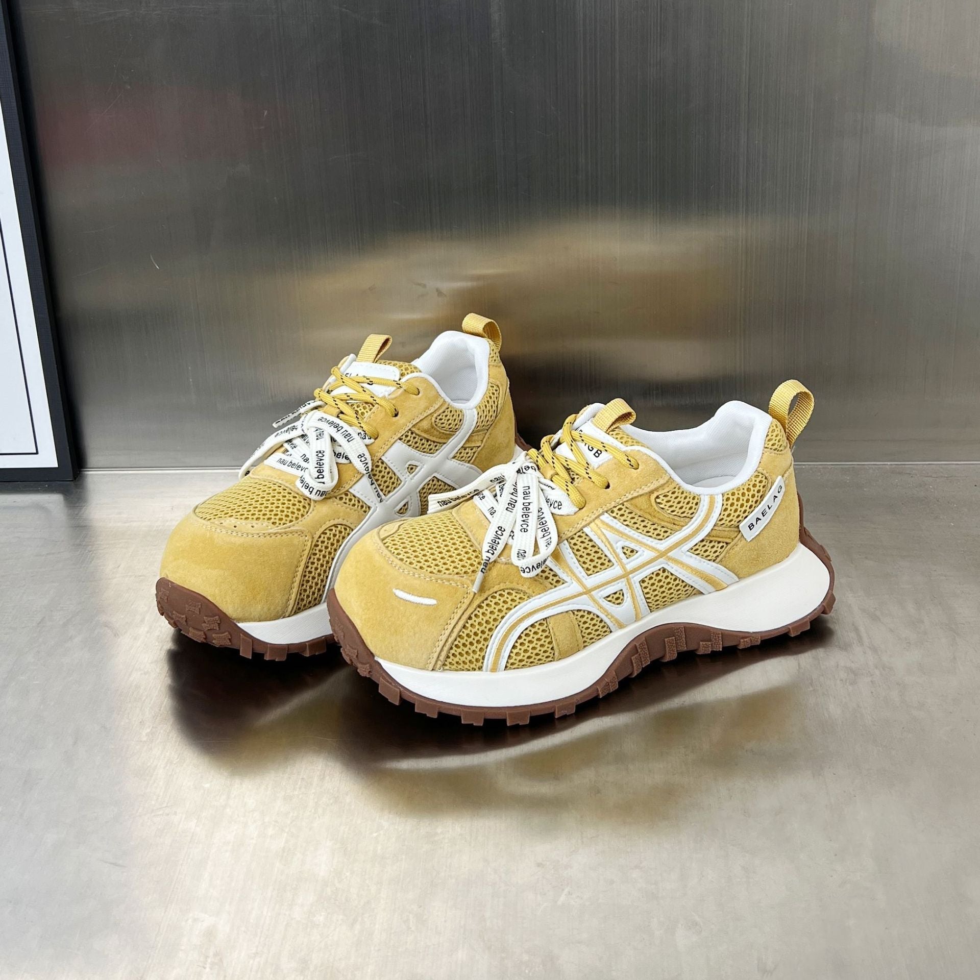 Damen vielseitige Sport Sneakers mit atmungsaktivem Mesh und robustem Obermaterial R&B