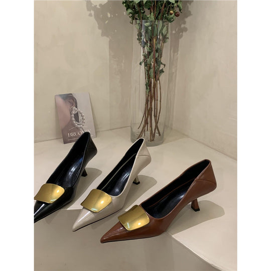 Damen spitze Pumps mit metallic-beschichtetem Akzent und disturbierter Absatzhöhe R&B