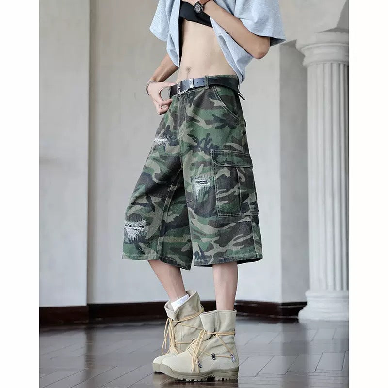 Herren Cargo-Shorts mit robustem Camouflage-Design und vielseitigen Taschen