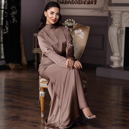 Damen Elegantes bodenlanges Kleid mit hochgeschlossenem Kragen und fließendem Schnitt R&B