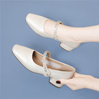 Damen elegante Pumps mit modischem Riemen und Schmuckdetails R&B