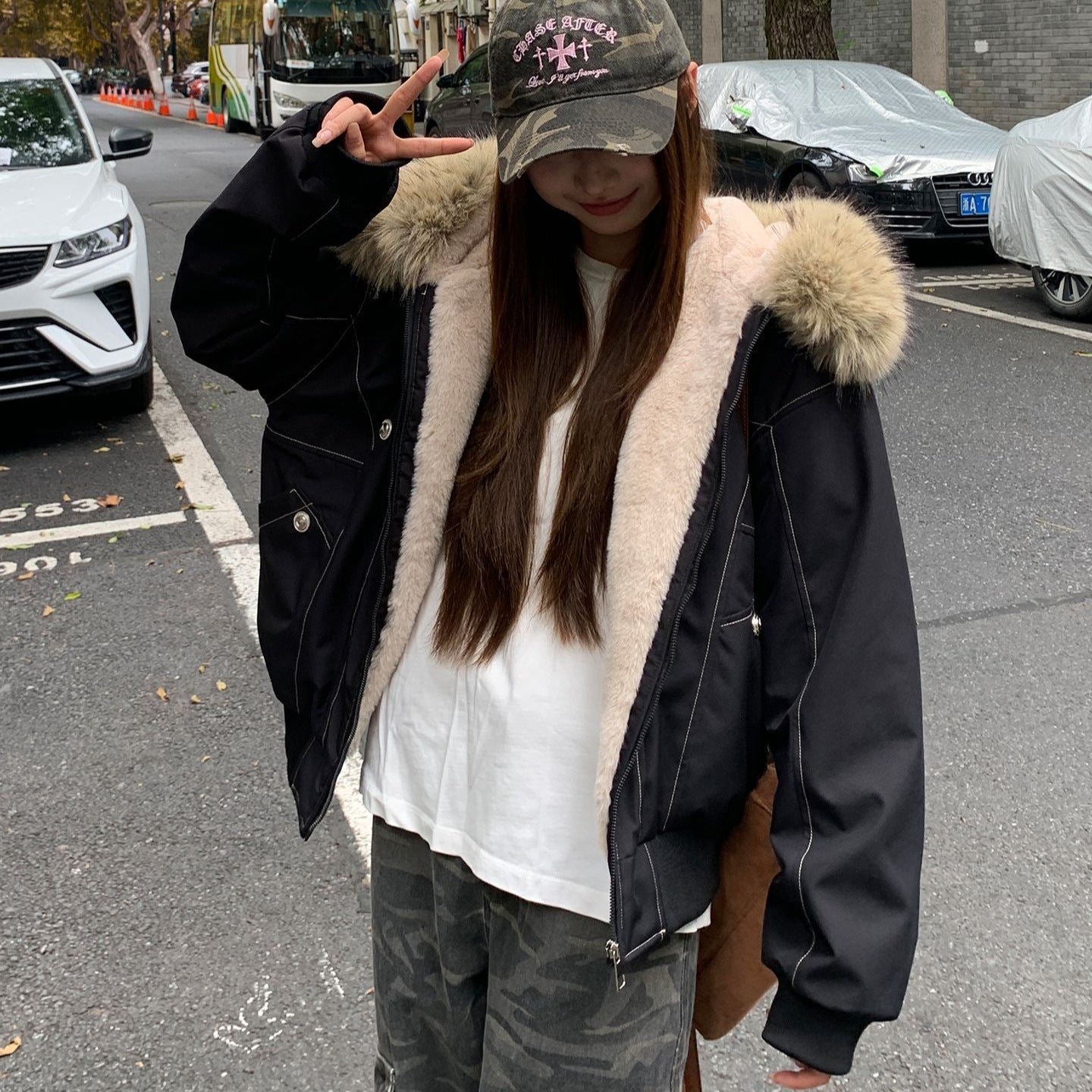 Damen gefütterte Winterjacke mit abnehmbarem Kunstfellkragen und großen Taschen R&B