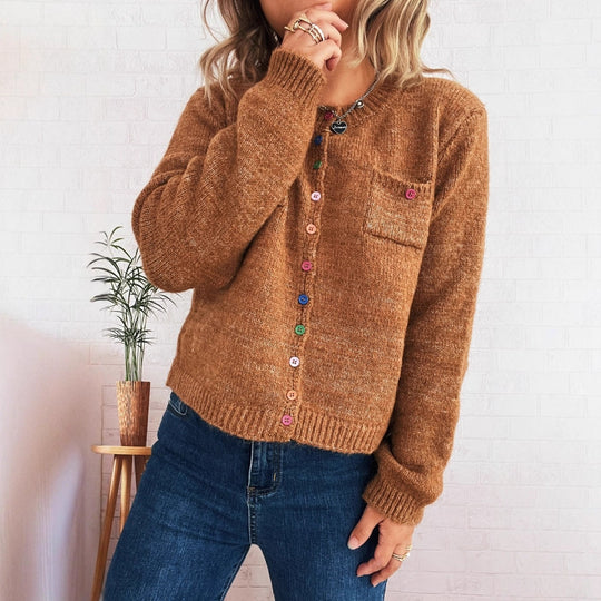 Damen Strickjacke mit bunten Knopfdetails und praktischen Taschen R&B