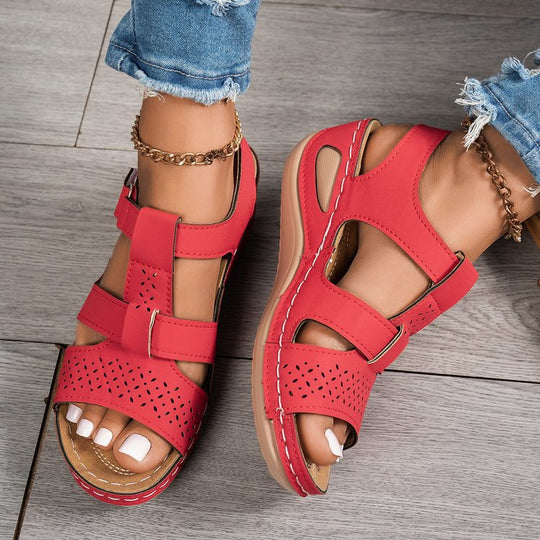 Damen Komfortable Sandalen mit atmungsaktiven Cut-Outs und verstellbaren Riemen R&B