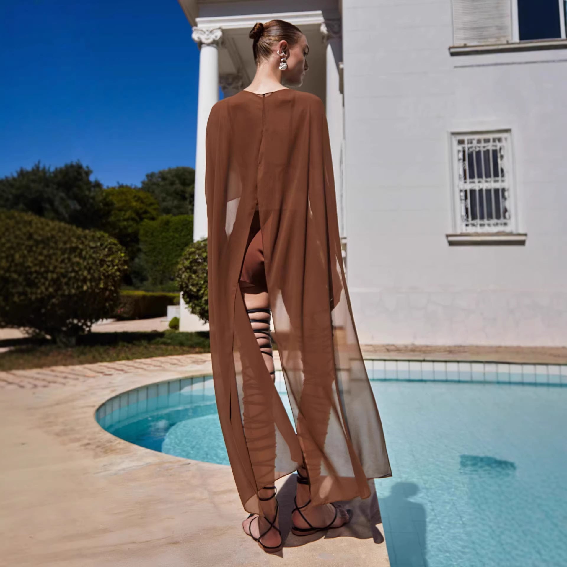 Damen transparentes Strand-Outfit mit modischen Längen und Schnürdetails R&B