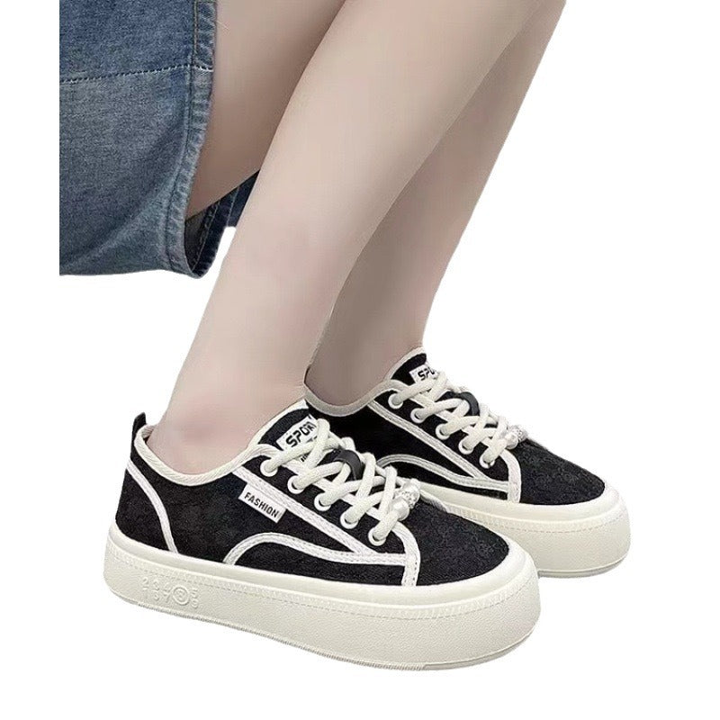 Damen Sportliche Sneakers mit modischem Design und stylischen Akzenten