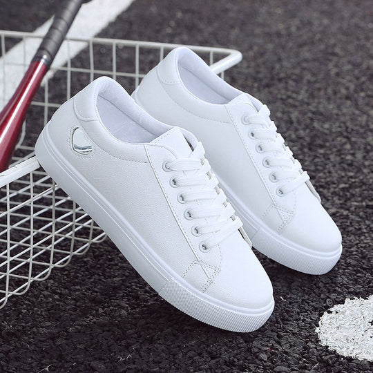 Damen modische Sneaker mit Herzen-Applikation und rutschfester Sohle R&B