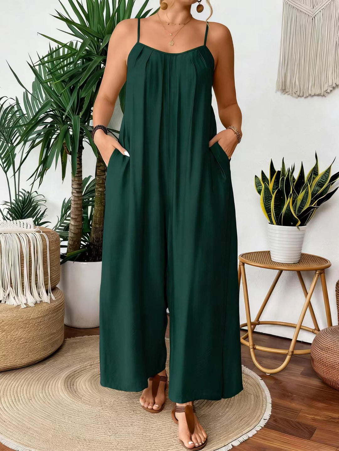 Damen luftiger Jumpsuit mit schmalen Spaghettiträgern und seitlichen Taschen R&B
