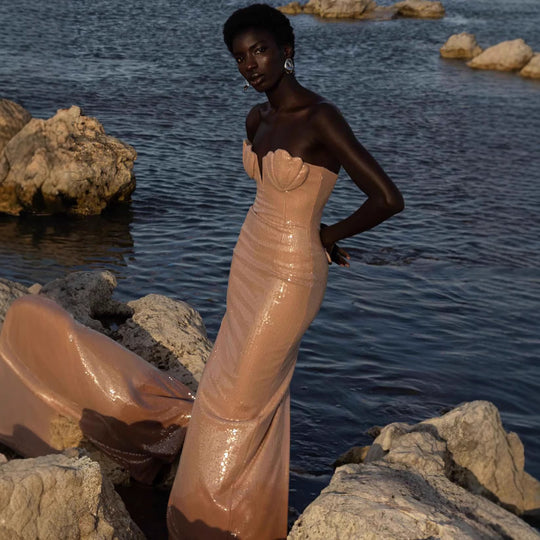 Damen figurbetontes Abendkleid mit herzförmigem Ausschnitt und eleganten Details R&B