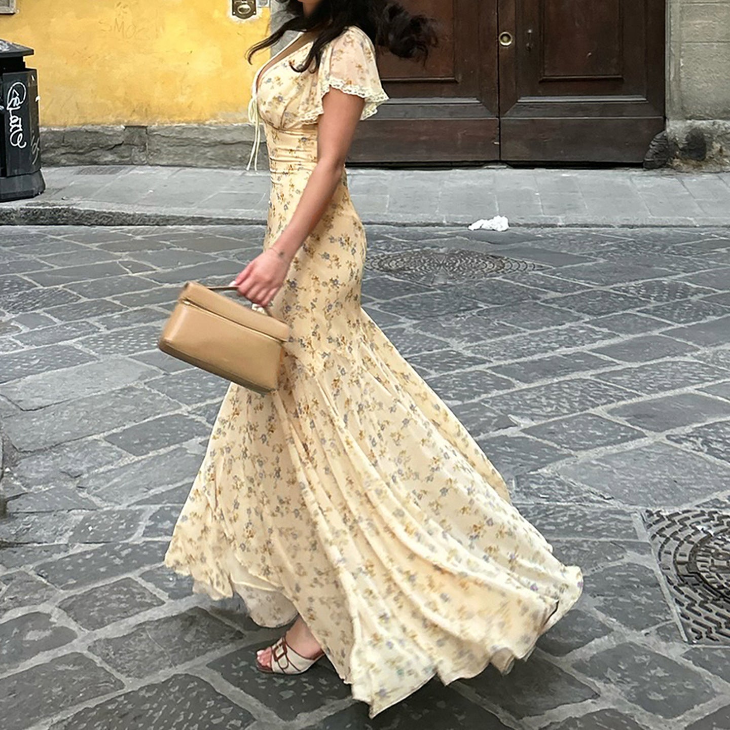 Damen Maxikleid mit romantischem Blumenmuster und verspieltem V-Ausschnitt R&B