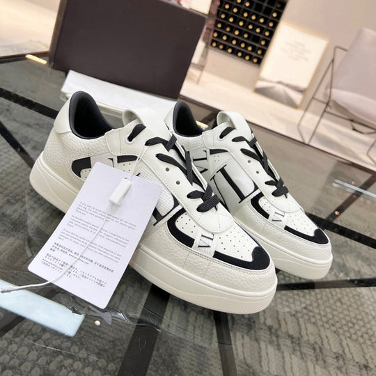 Damen Modische Sneakers mit trendigem Logo-Detail und atmungsaktiver Oberflächenstruktur R&B