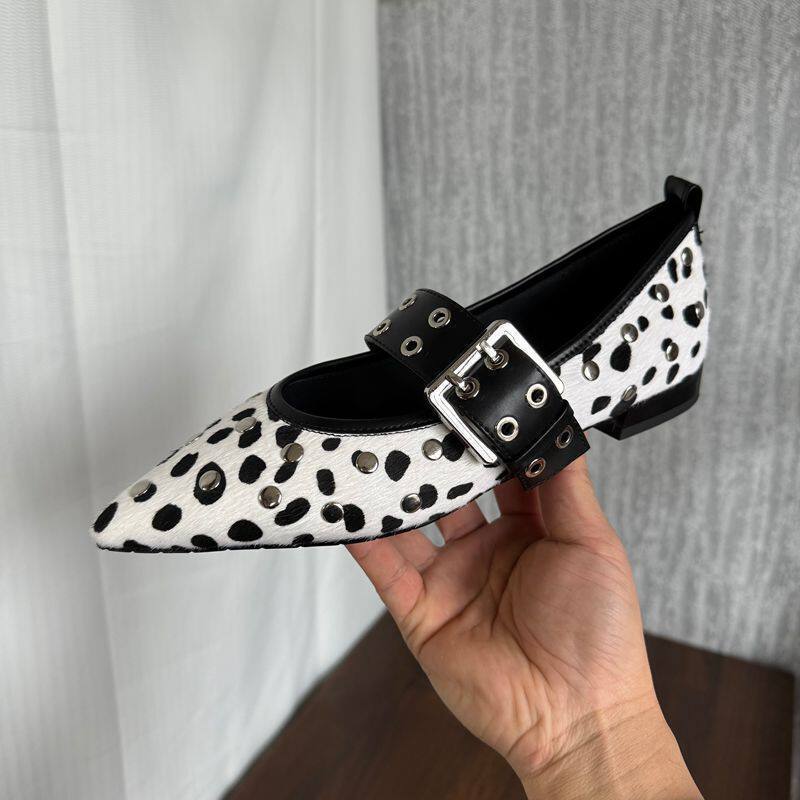 Damen modische Ballerinas mit auffälligen Loch- und Schnallendetails R&B