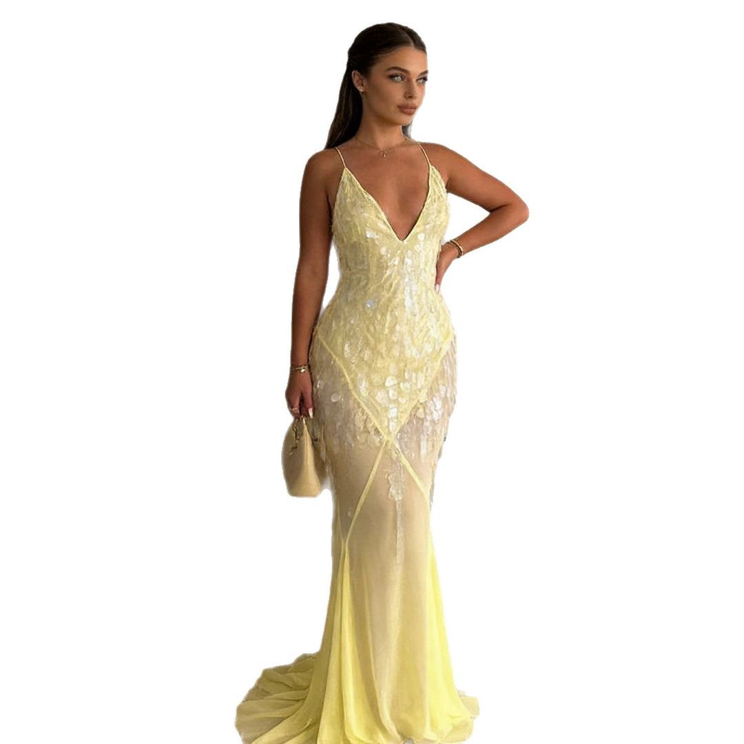 Damen Elegantes Abendkleid mit funkelnden Details und asymmetrischem Schnitt R&B