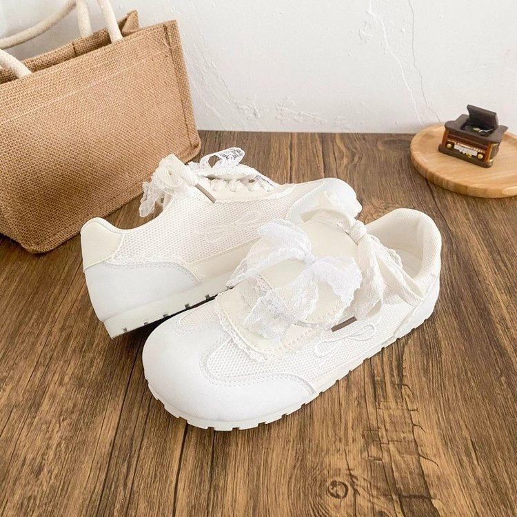 Damen Sneaker mit romantischem Spitzen-Design und atmungsaktiver Oberflächenstruktur R&B