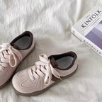 Damen Sneakers mit weichem Veloursleder und modischem Design