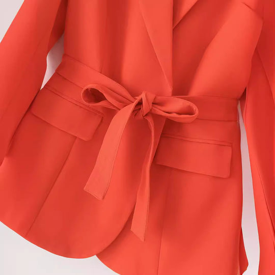 Damen Blazerjacke mit tailliertem Schnitt und Gürteldetail R&B