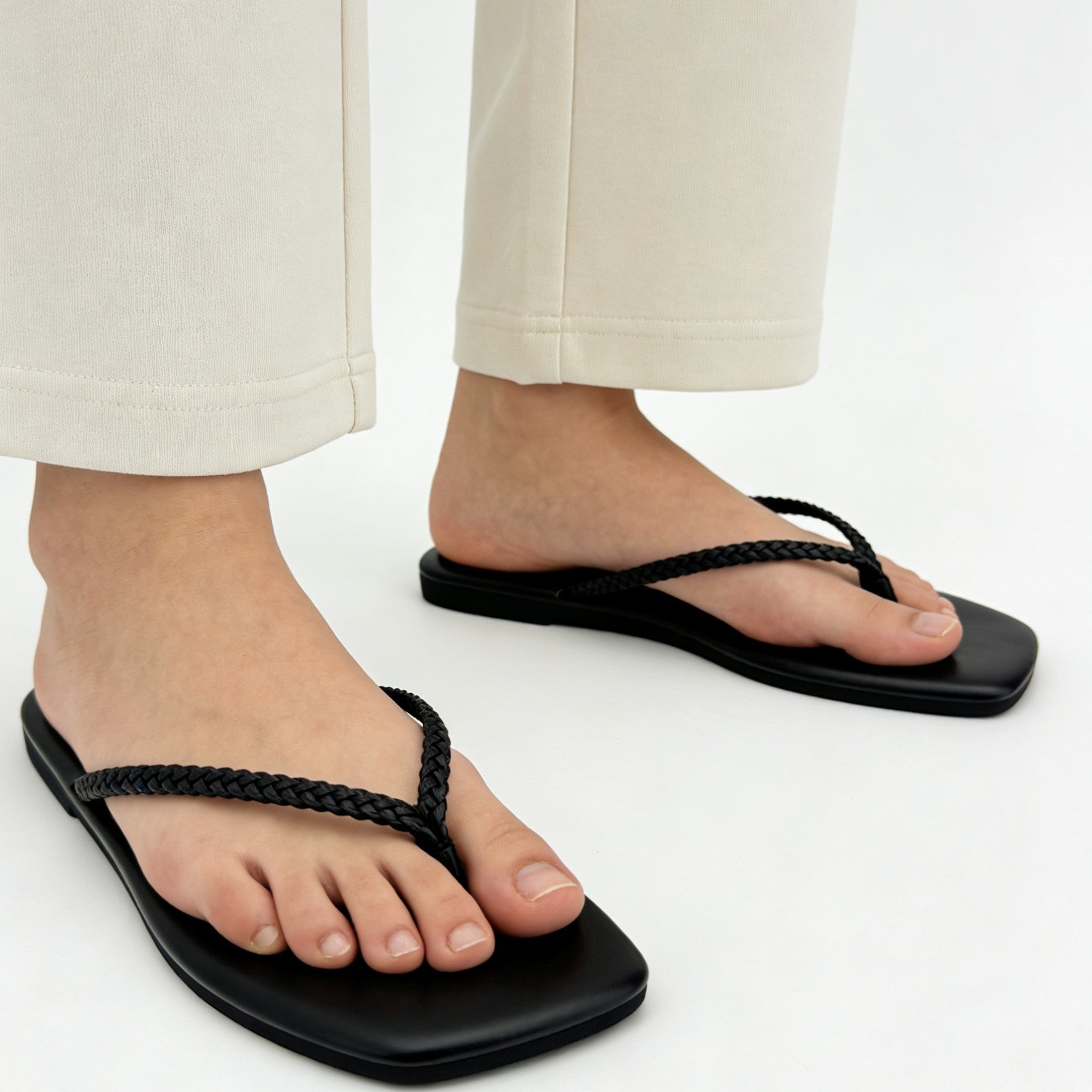 Damen Minimalistische Zehentrenner-Sandalen mit ergonomischem Design R&B