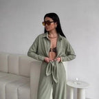 Damen entspannendes Oberteil und weite Hose R&B