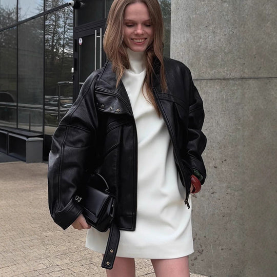 Damen Oversized Kunstlederjacke mit dekorativen Details R&B
