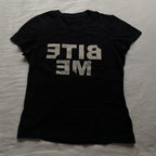 Damen T-Shirt mit auffälligem Statement-Druck R&B