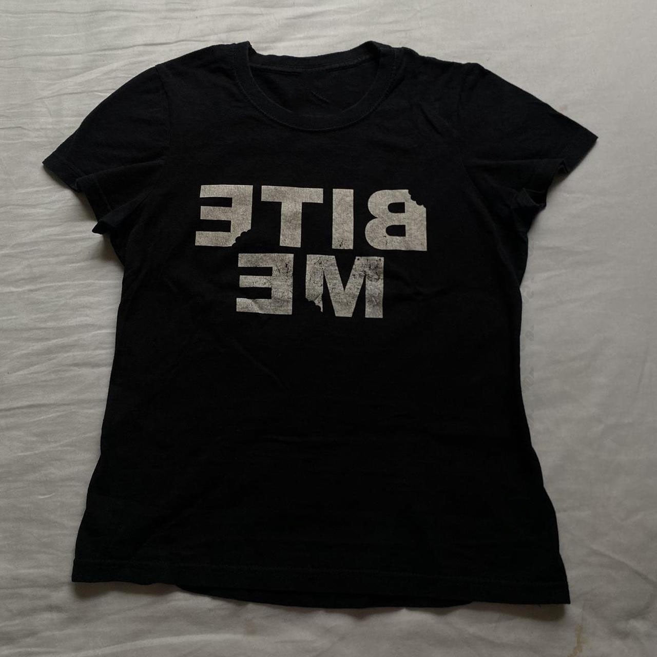 Damen T-Shirt mit auffälligem Statement-Druck R&B