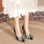 Damen Elegante High Heels mit glitzerndem Schleifen-Detail und spitzem Zehenbereich R&B
