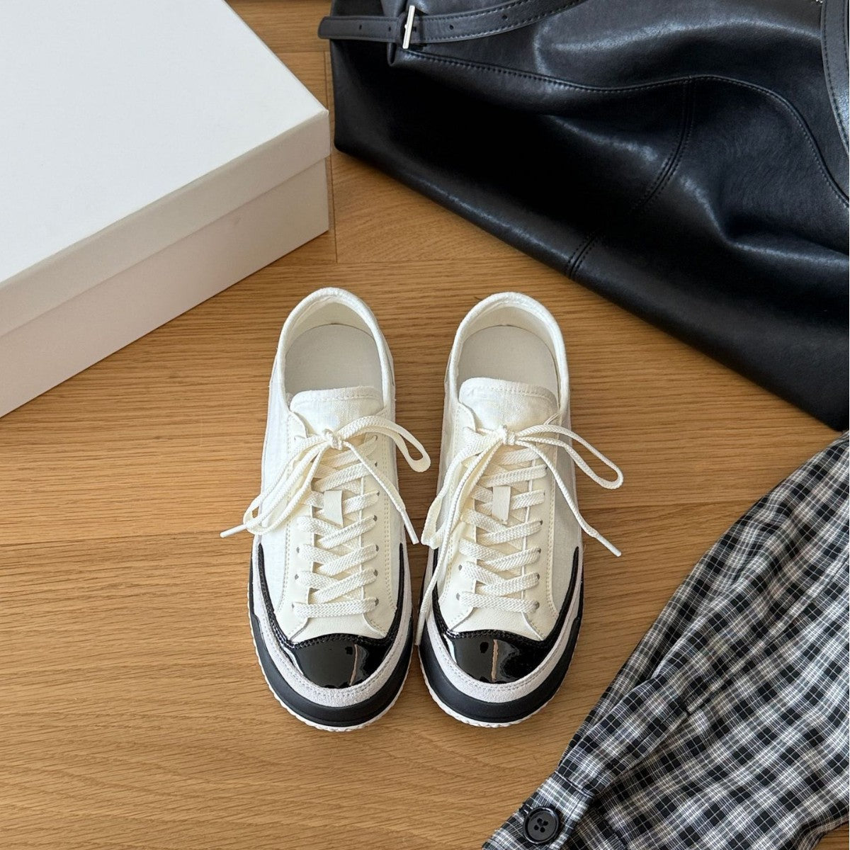 Damen Sportliche Sneakers mit moderner Canvas-Oberfläche und rutschfester Gummisohle