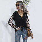 Damen V-Ausschnitt Bluse mit Raffung und modischen Tiermusterärmel R&B