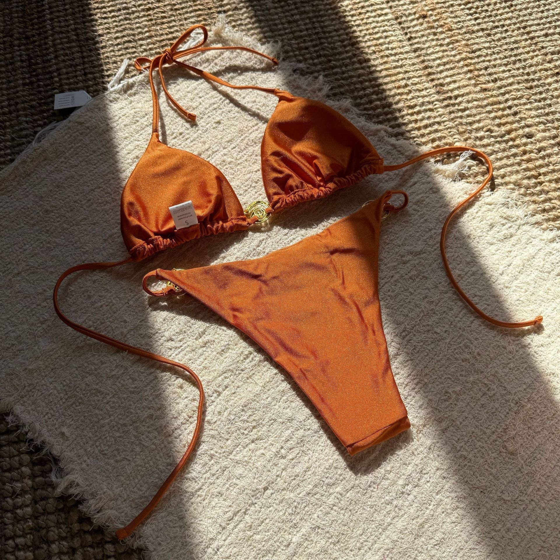 Damen Triangel-Bikini mit luxuriösem Gold-Detail R&B
