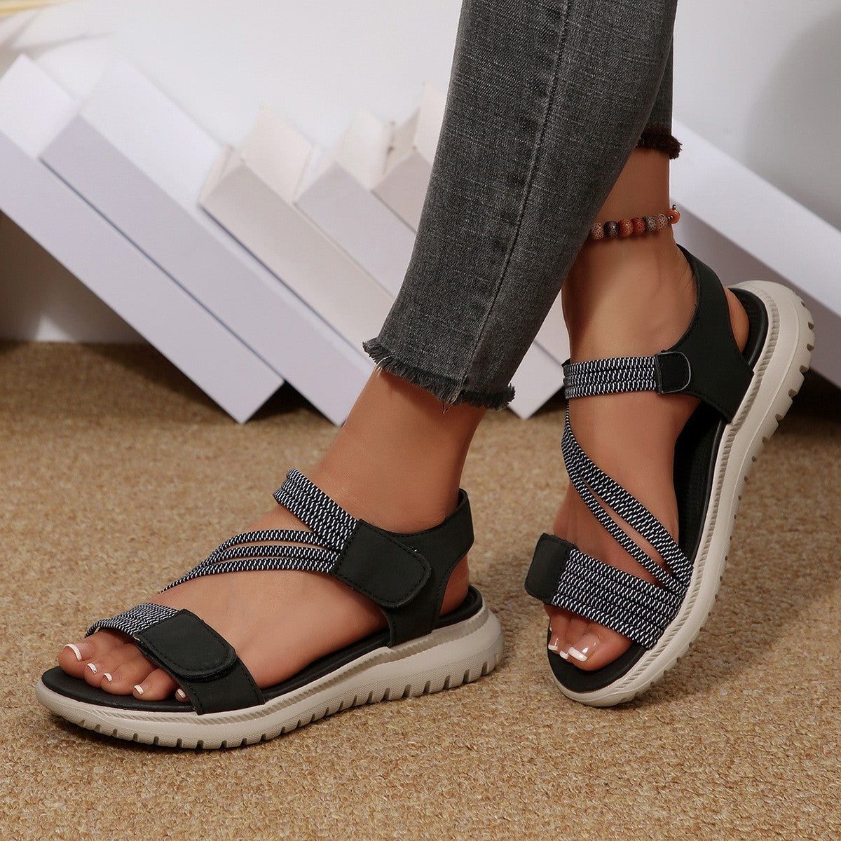 Damen sportliche Sandalen mit verstellbaren Riemen und ergonomischem Fußbett R&B