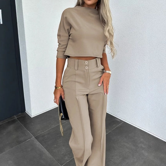 Damen Kombination aus cropped Oberteil und weit geschnittenen Hose R&B