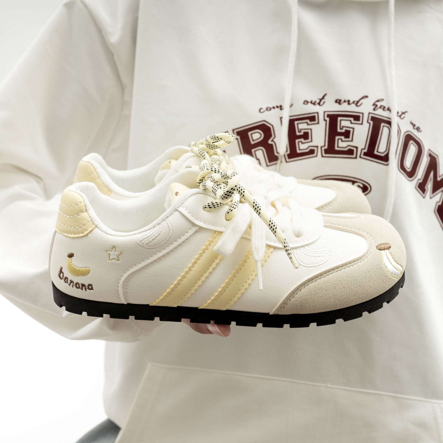 Damen Sneakers mit verspieltem Bananenmotiv und rutschfester Gummisohle