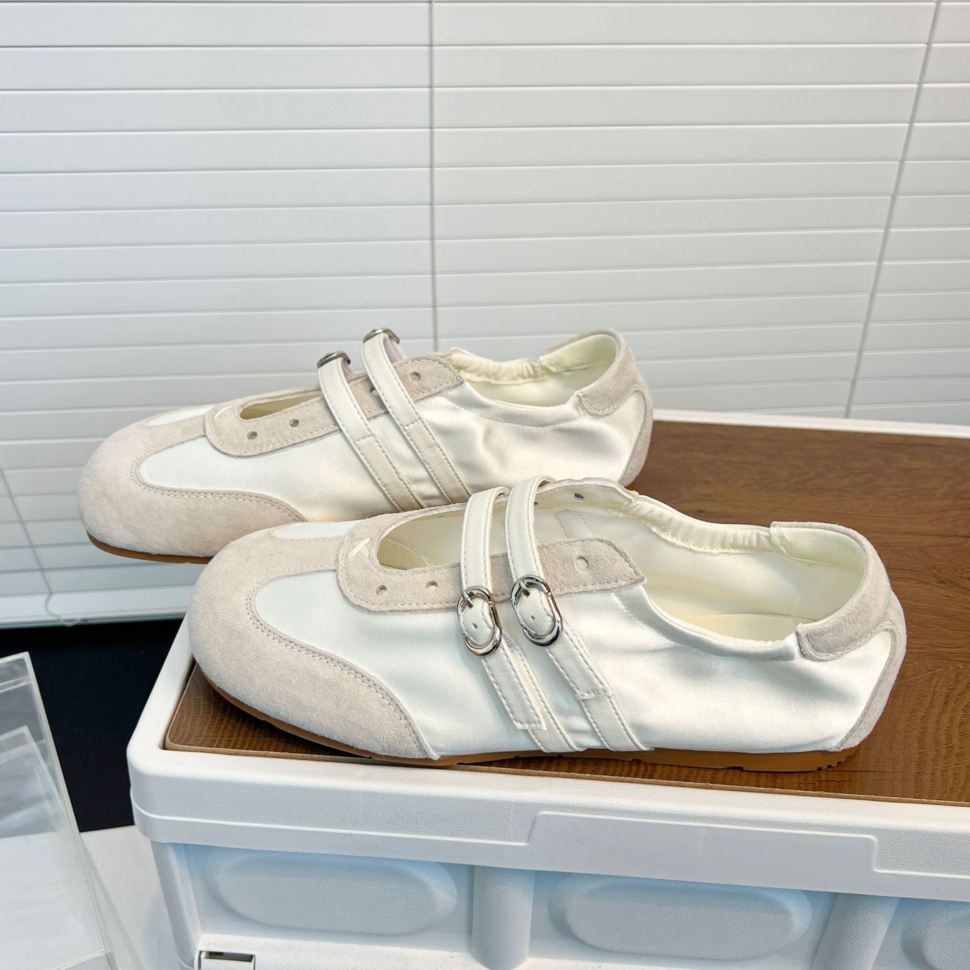 Damen elegante Schnürschuhe mit modischen Doppelriemen R&B